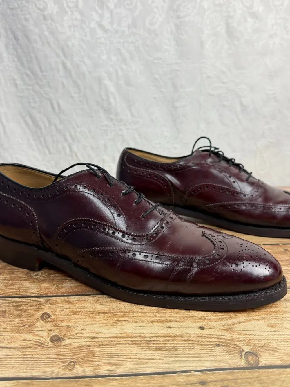 Johnston & Murphy Men's Size 10 Burgundy Brown Leather Wingtip Oxford Dress